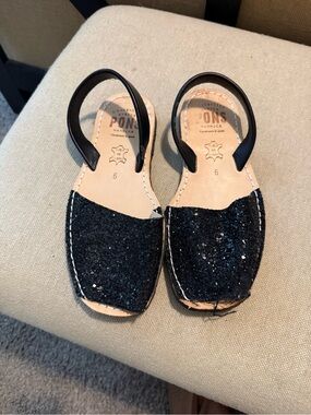 PONS Black Glitter Leather Avarca Sandals